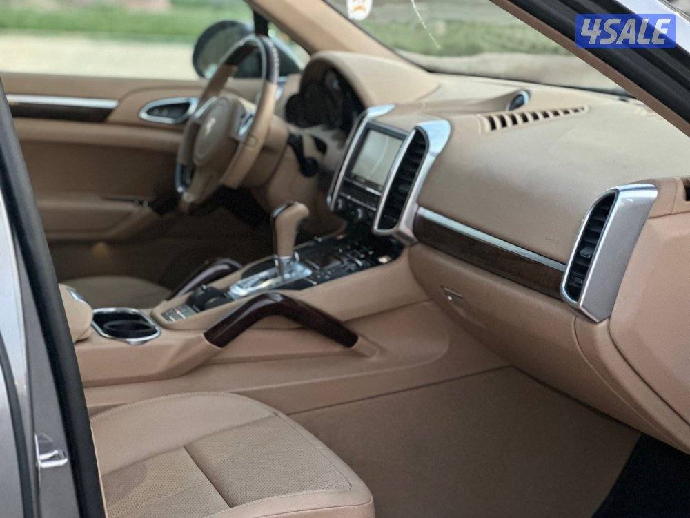 للبيع بورش كايين ماشي ١٣٨ الف كيلو وارد الوكالة بهبهاني4