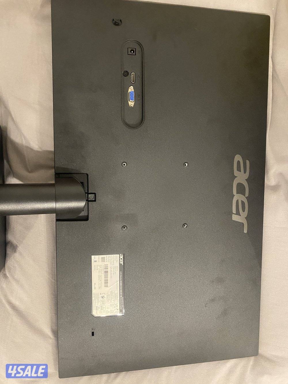 للبيع شاشه قيمنق 28 بوصه نضيف شغال مع الواير ماله1