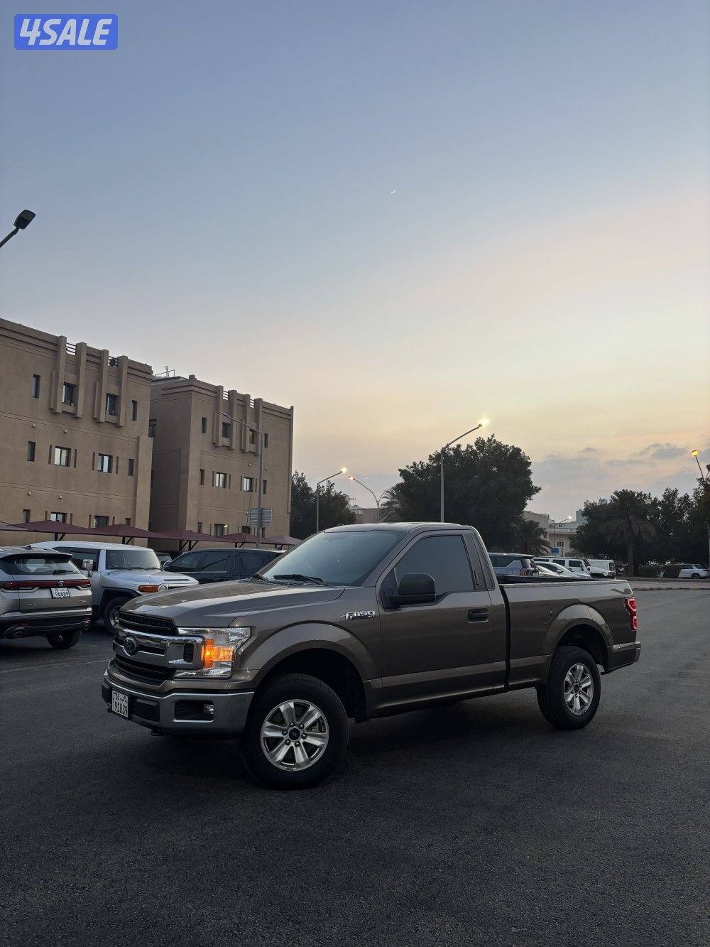 فورد F-150 غمارة عداد 128الف بحالة ممتازه1