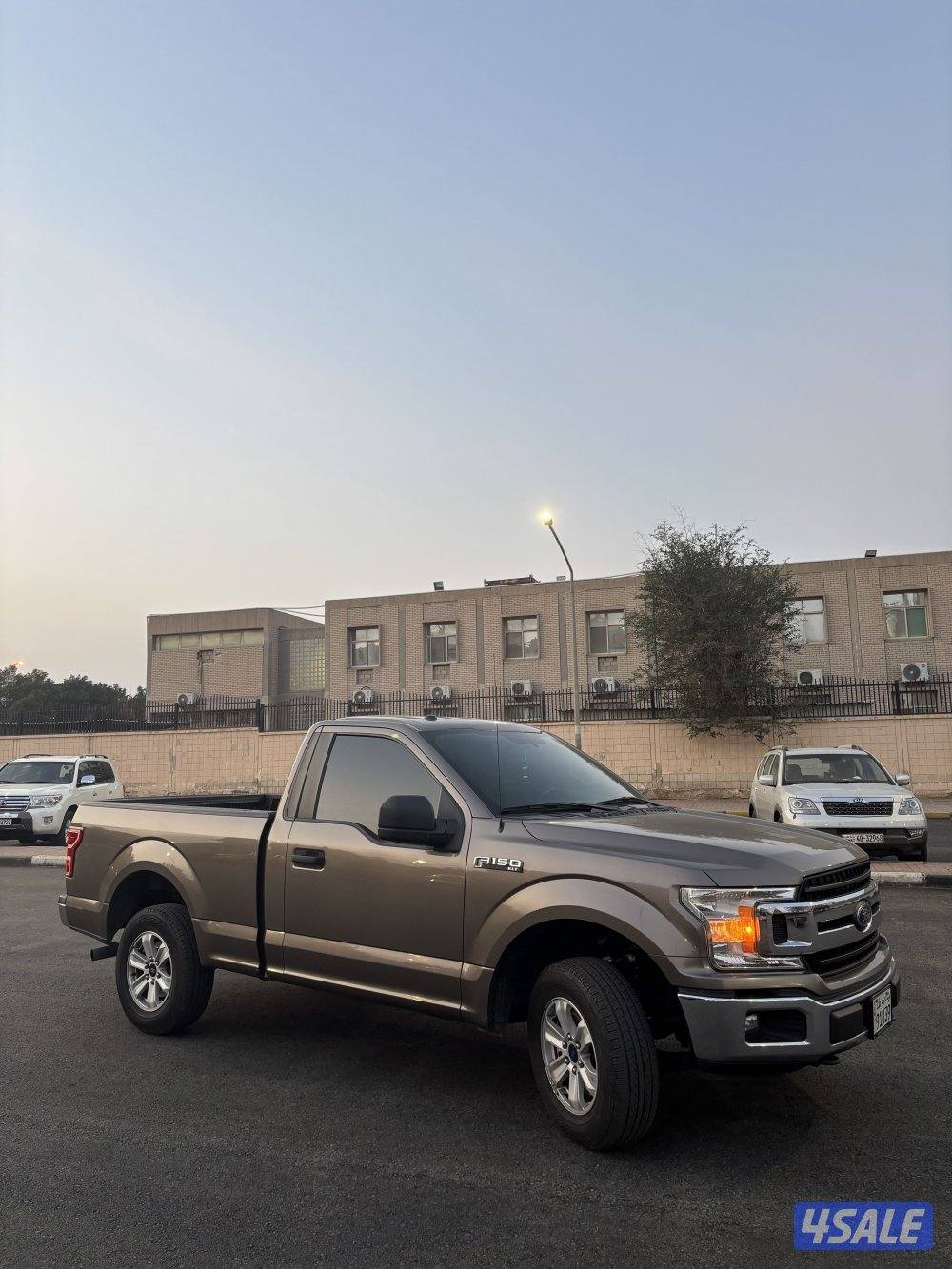 فورد F-150 غمارة عداد 128الف بحالة ممتازه3