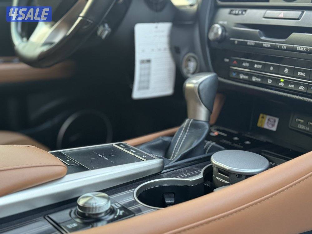 لكزس RX350 موديل 2021 صبغ الوكاله تحت الكفاله13