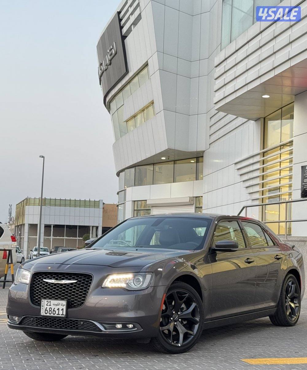 للبيع كرايزلر S 300 موديل 20230