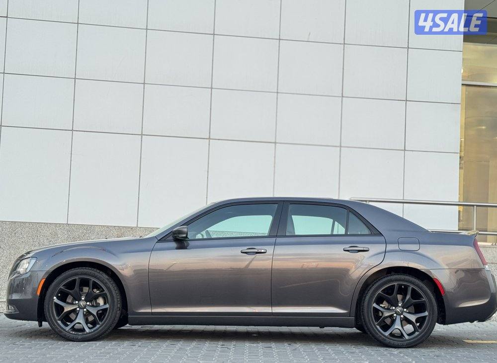 للبيع كرايزلر S 300 موديل 20232
