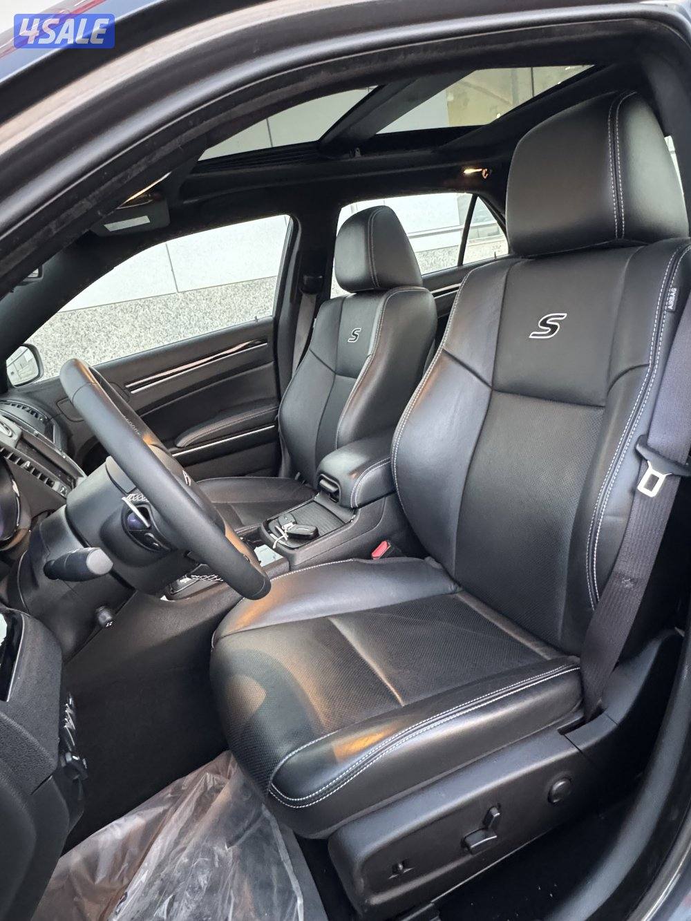 للبيع كرايزلر S 300 موديل 20237