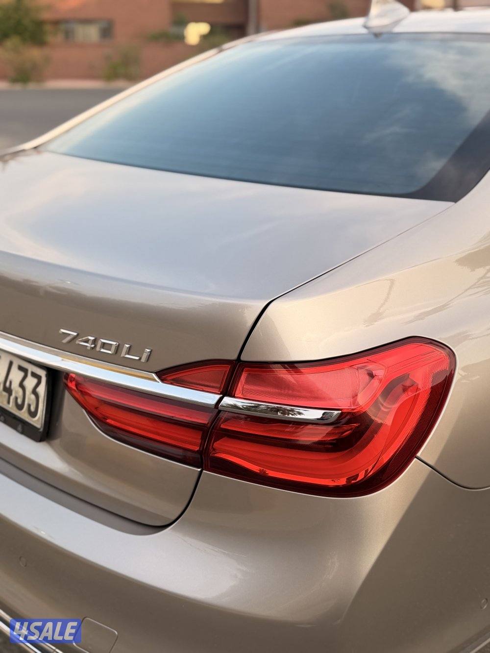 للبيع BMW 740 LI عداد 49 الف وارد الغانم3