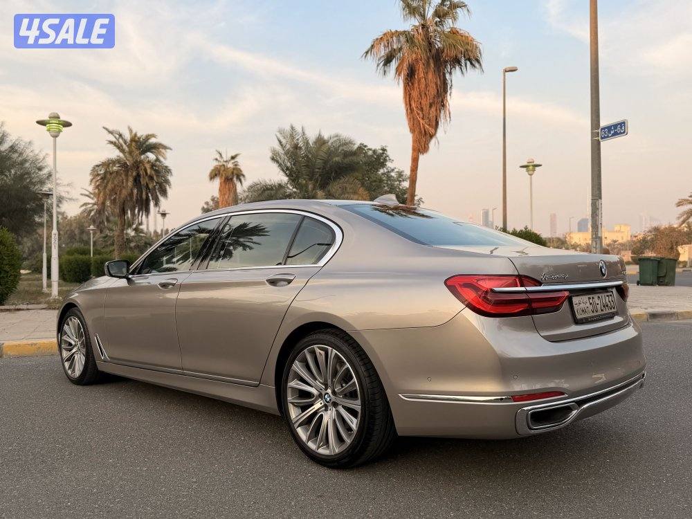 للبيع BMW 740 LI عداد 49 الف وارد الغانم4