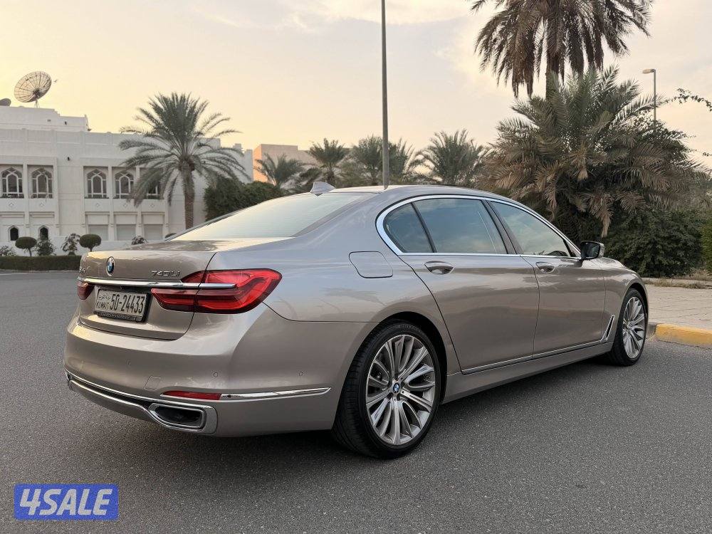 للبيع BMW 740 LI عداد 49 الف وارد الغانم5