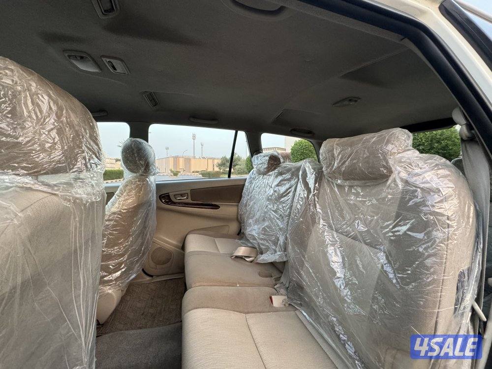 تويوتا انوفا موديل 2014 بحاله الوكاله وشرط الفحص9