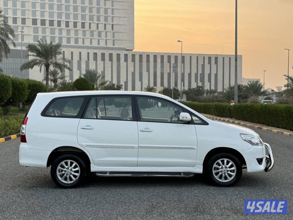 تويوتا انوفا موديل 2014 بحاله الوكاله وشرط الفحص10