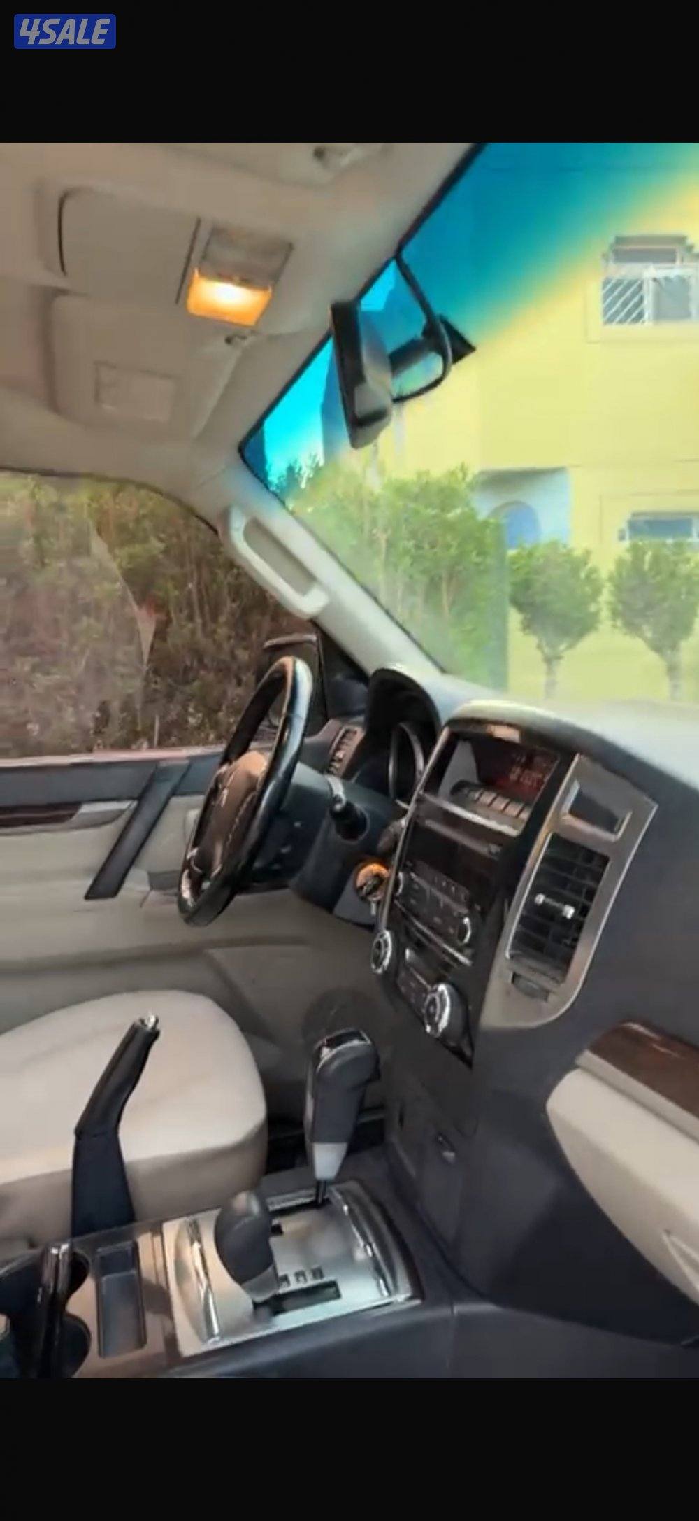 للبيع باجيرو 2019شرط الفحص قير مكينه شاص في قطعتين تجميليه المكينه35003