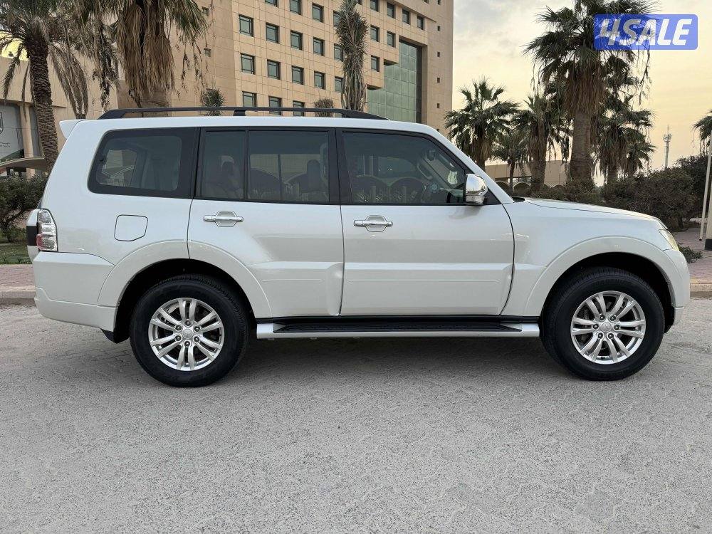 للبيع باجيرو موديل 2017 صبغ الوكاله0