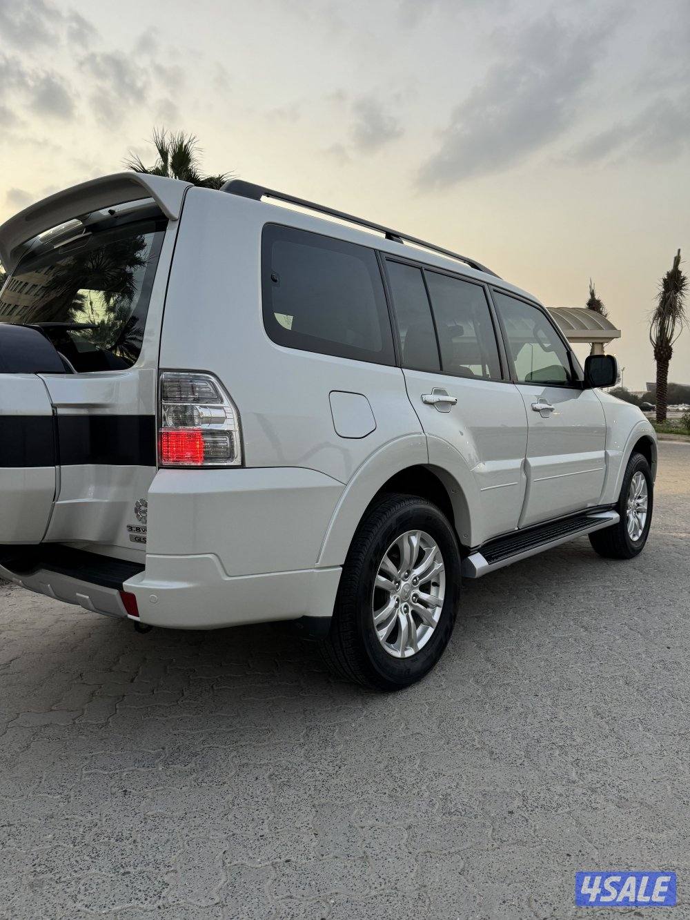 للبيع باجيرو موديل 2017 صبغ الوكاله2