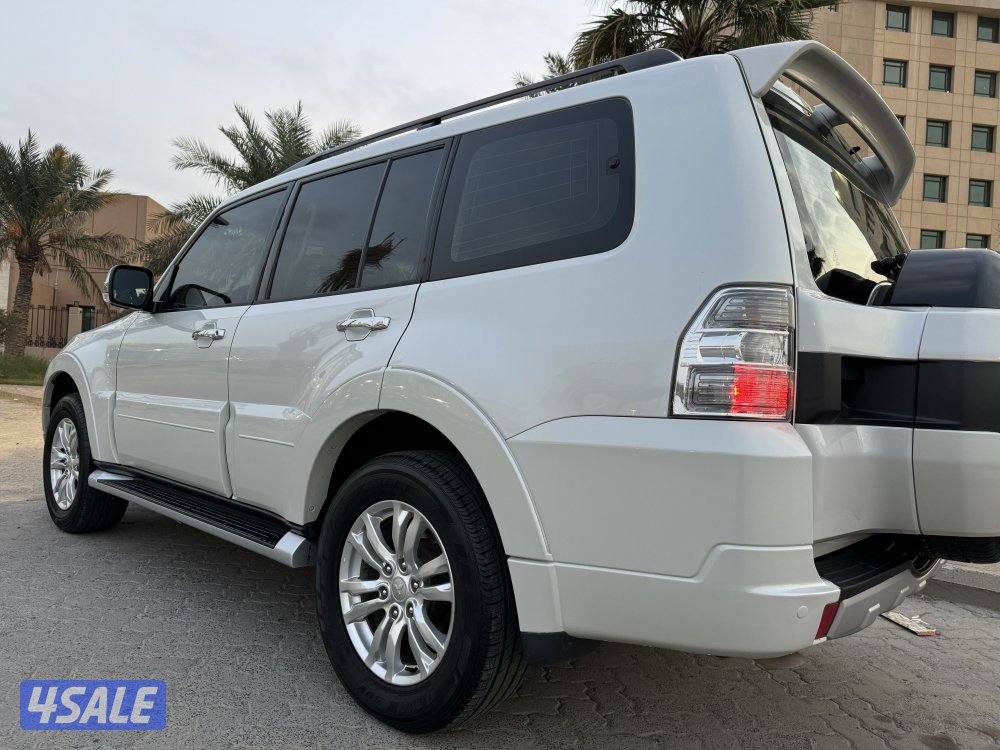 للبيع باجيرو موديل 2017 صبغ الوكاله8