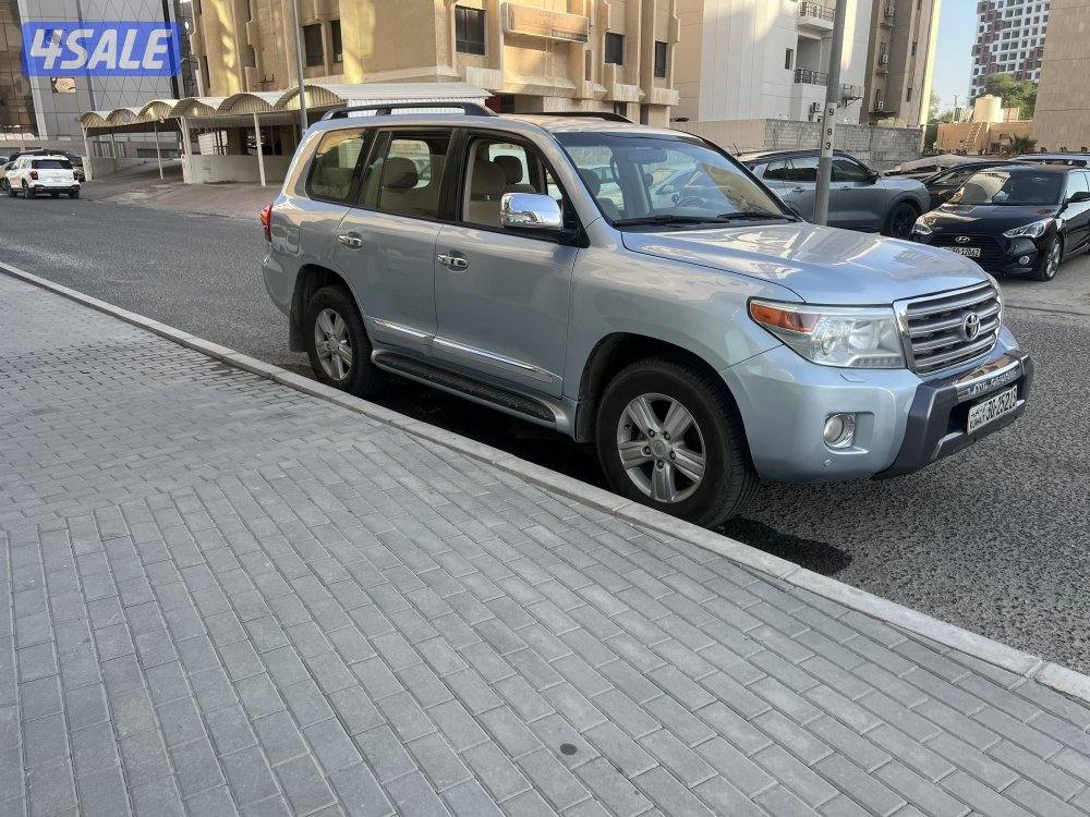 لاندكروزر 2013  8 سلندر تماتيك  شرط الفحص0