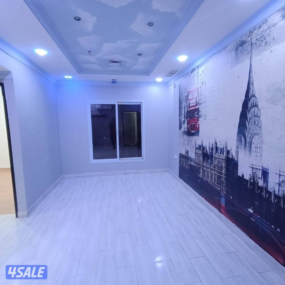 شقةغرفةصالةسوبرلوكس حمام مطبخ كبيرباركية ورق جدران مصفط متوفرة2