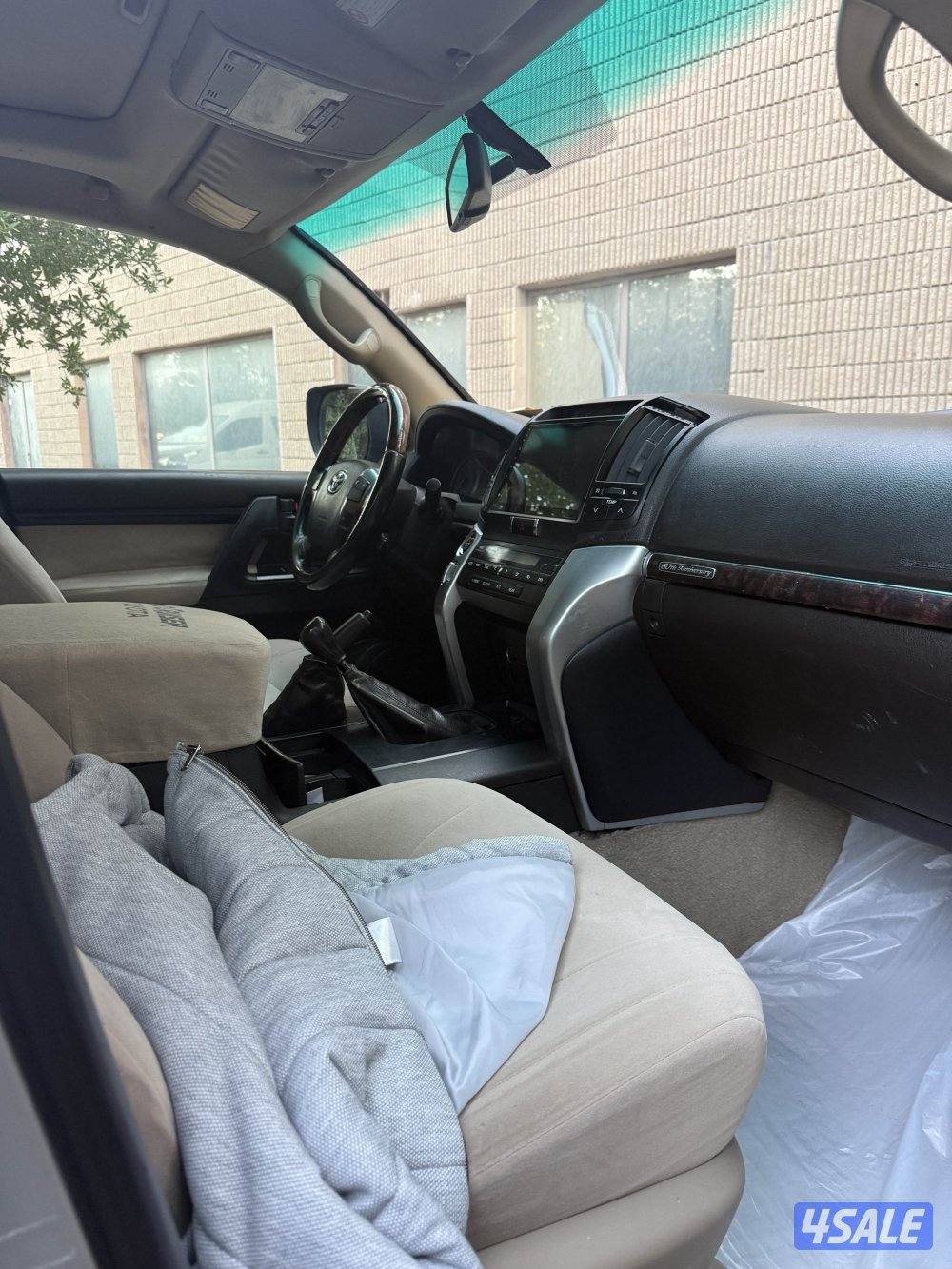 للبيع لاندكروز  GXR وارد قطر v6 شرط الفحص قير مكينه شاصي 20105