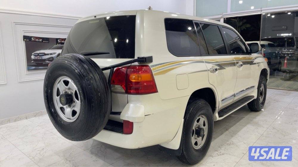 للبيع لاند كروزر 2012  VXR سبير علاق3