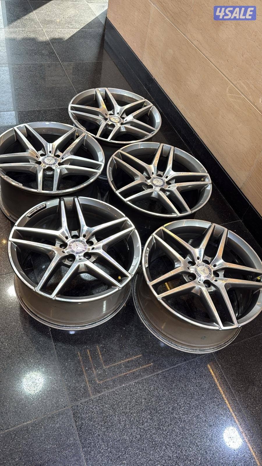 للبيع 5 رنجات مقاس 19 عرضين شرط الفحص والسعر نهائي 2500