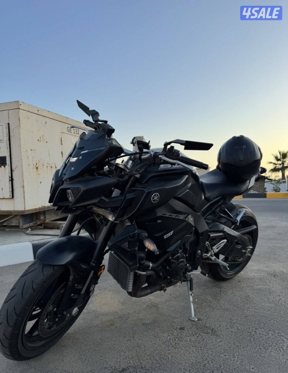 Yamaha mt10 2021 , mileage 13 , new service and tire .2