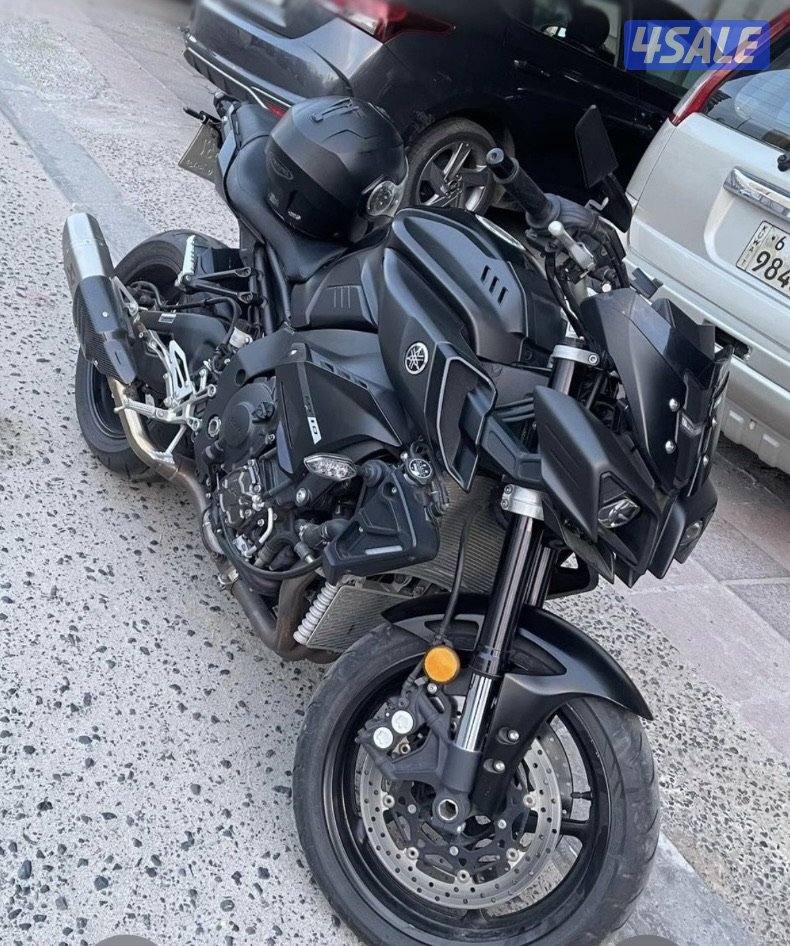 Yamaha mt10 2021 , mileage 13 , new service and tire .0