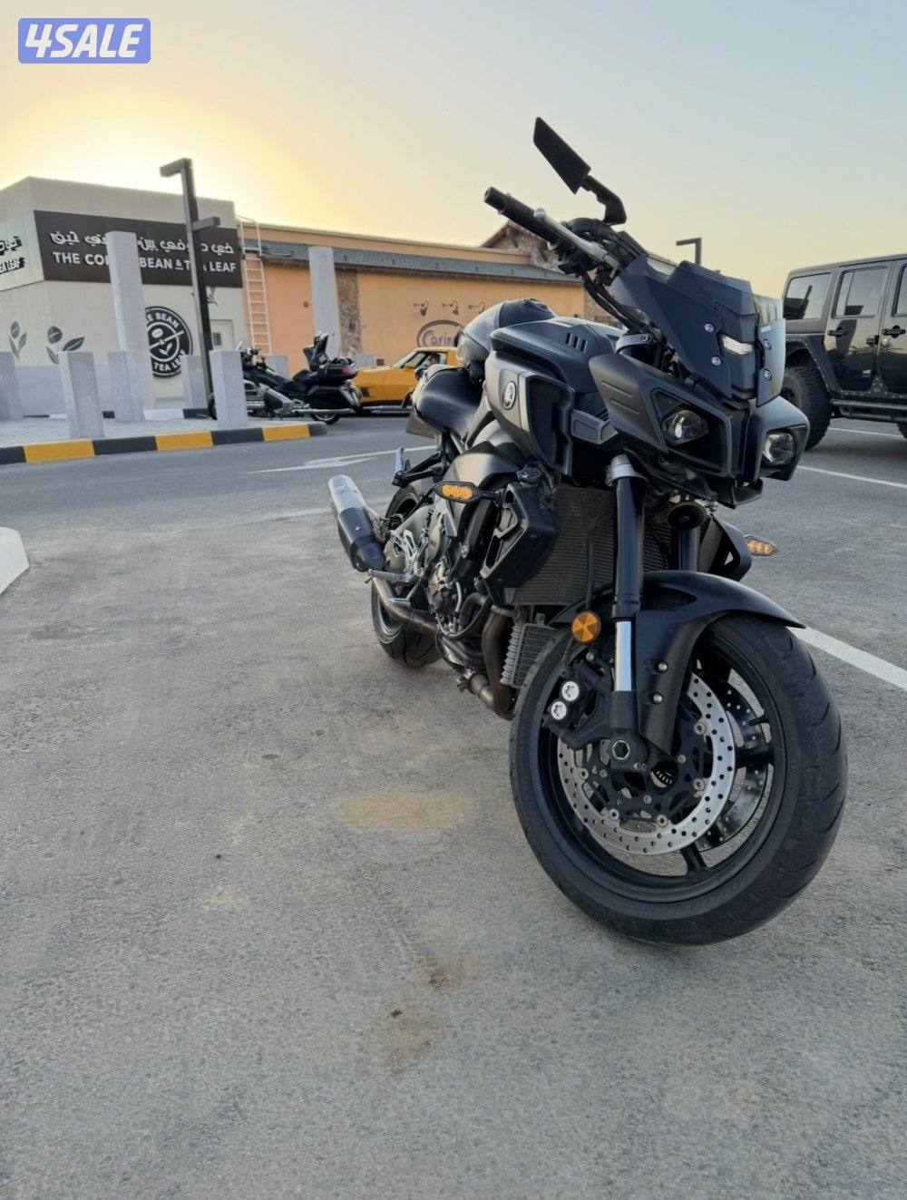 Yamaha mt10 2021 , mileage 13 , new service and tire .3