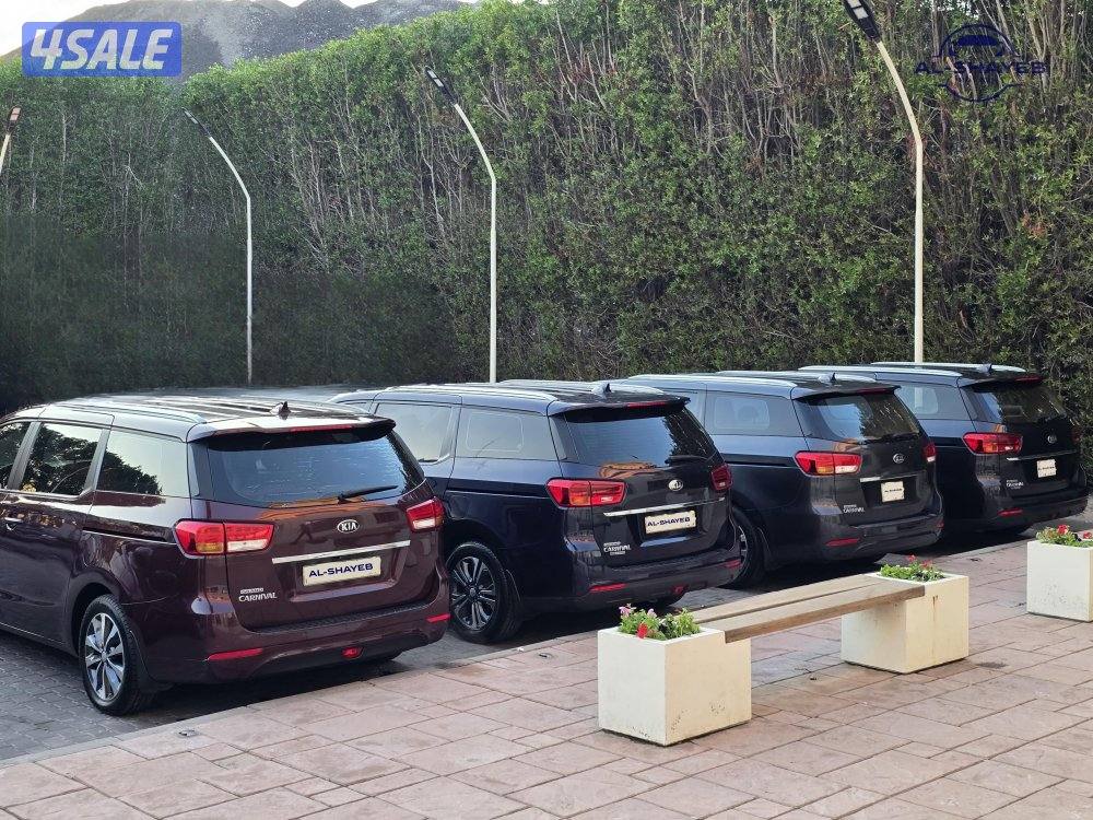 كيا كارنفال موديلات مختلفة2