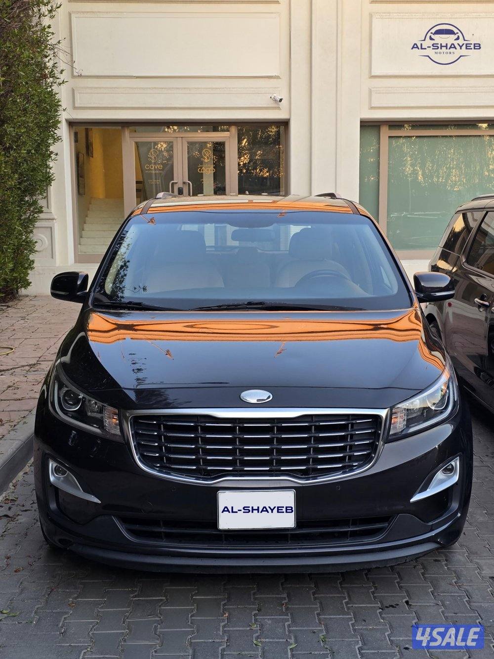 كيا كارنفال موديلات مختلفة5