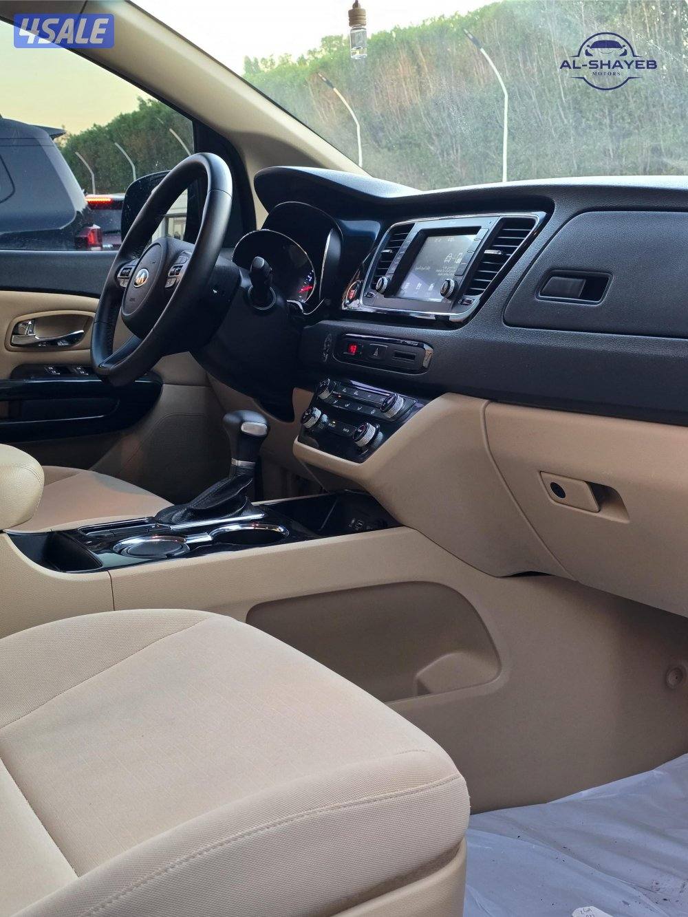 كيا كارنفال موديلات مختلفة7