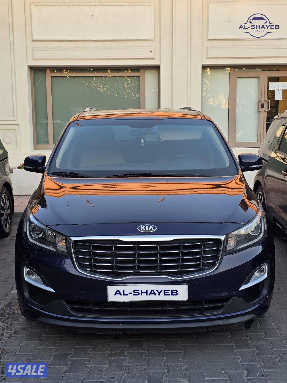 كيا كارنفال موديلات مختلفة3