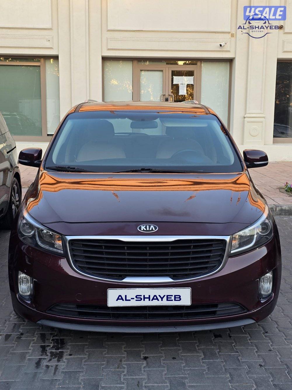 كيا كارنفال موديلات مختلفة4