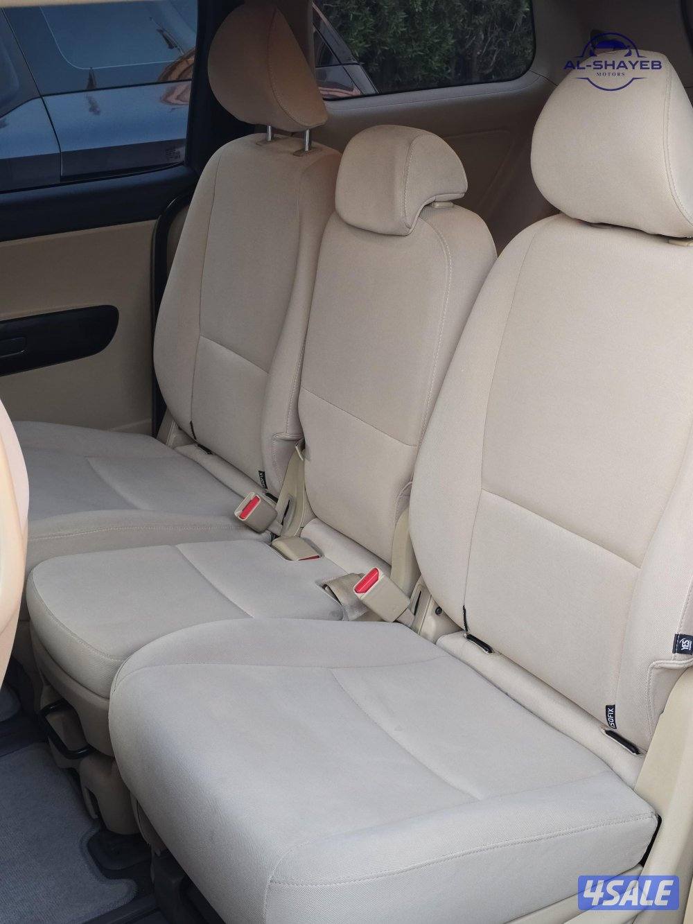 كيا كارنفال موديلات مختلفة6