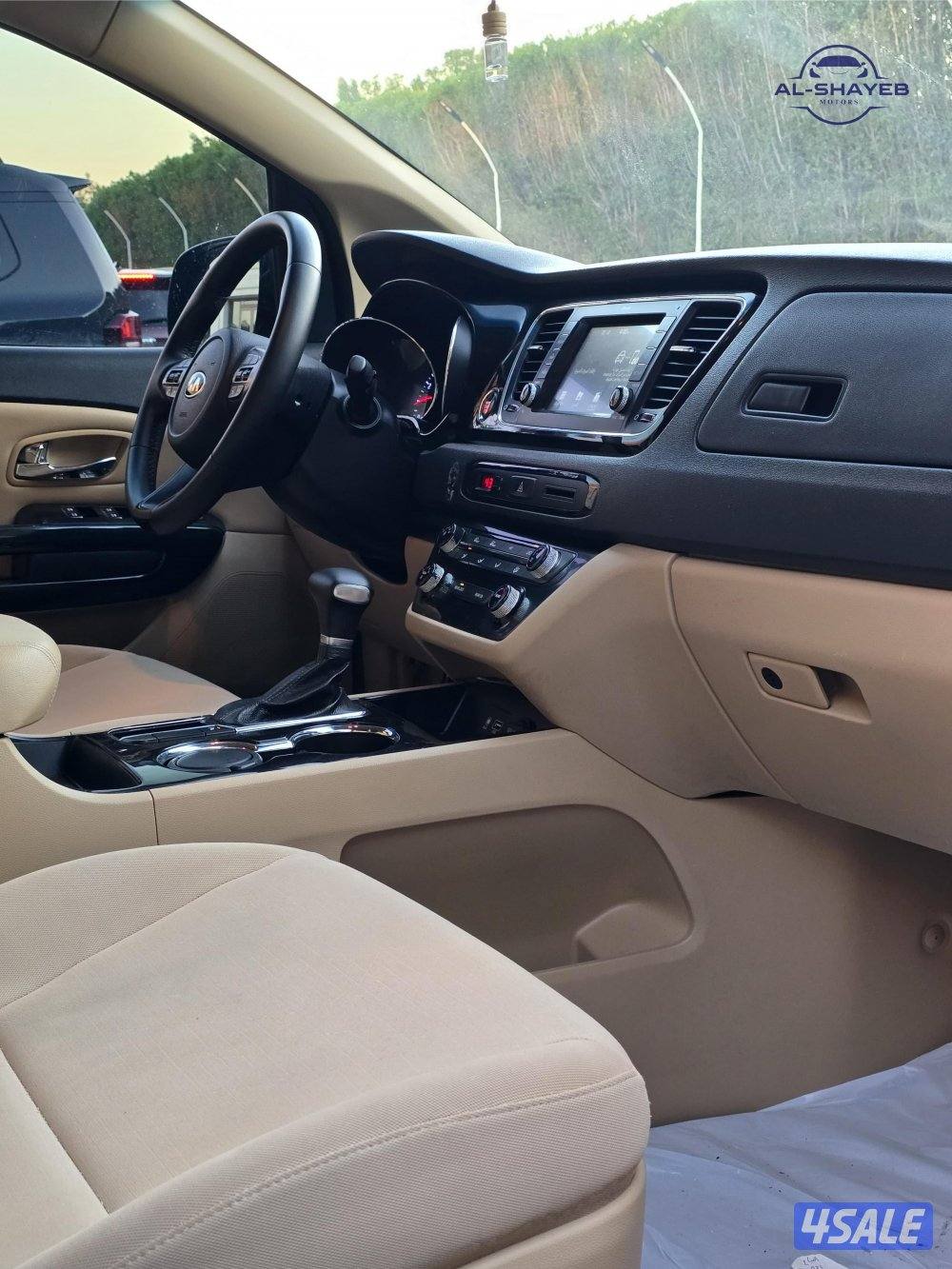 كيا كارنفال موديلات مختلفة7