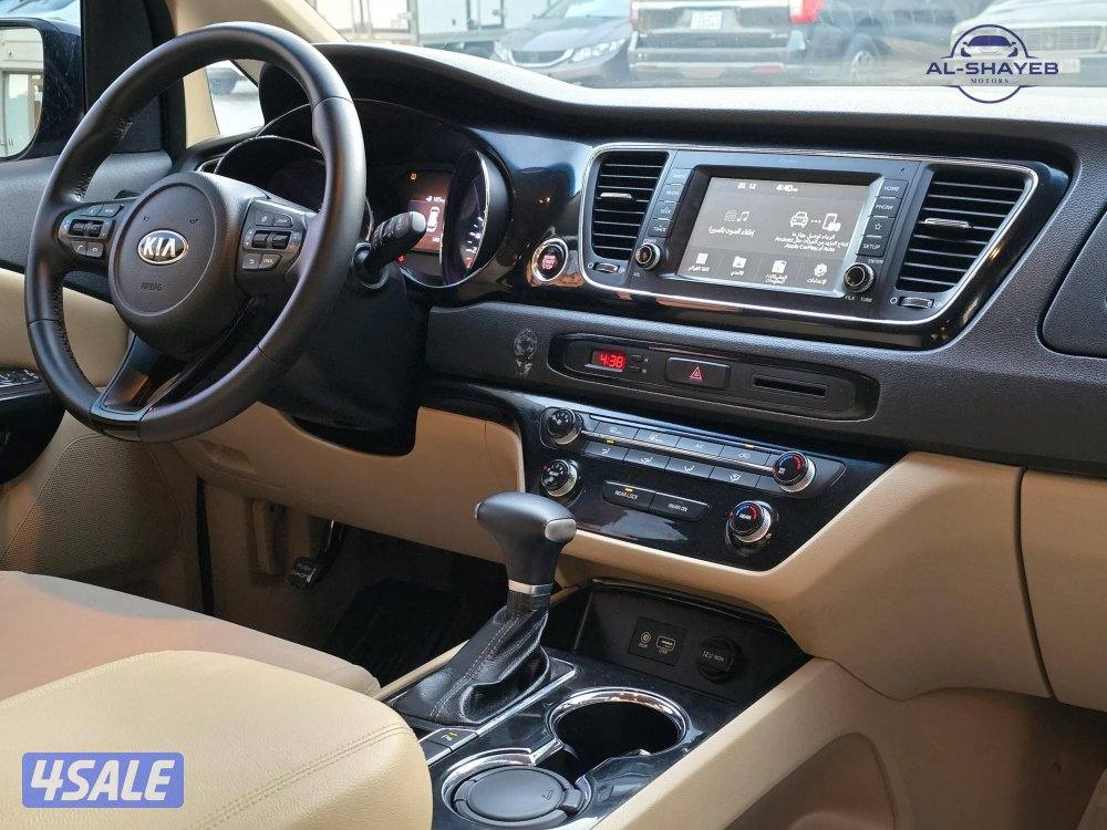 كيا كارنفال موديلات مختلفة8