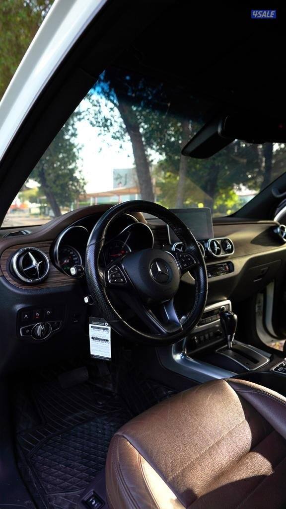 للبيع وانيت مرسيدس X350D4