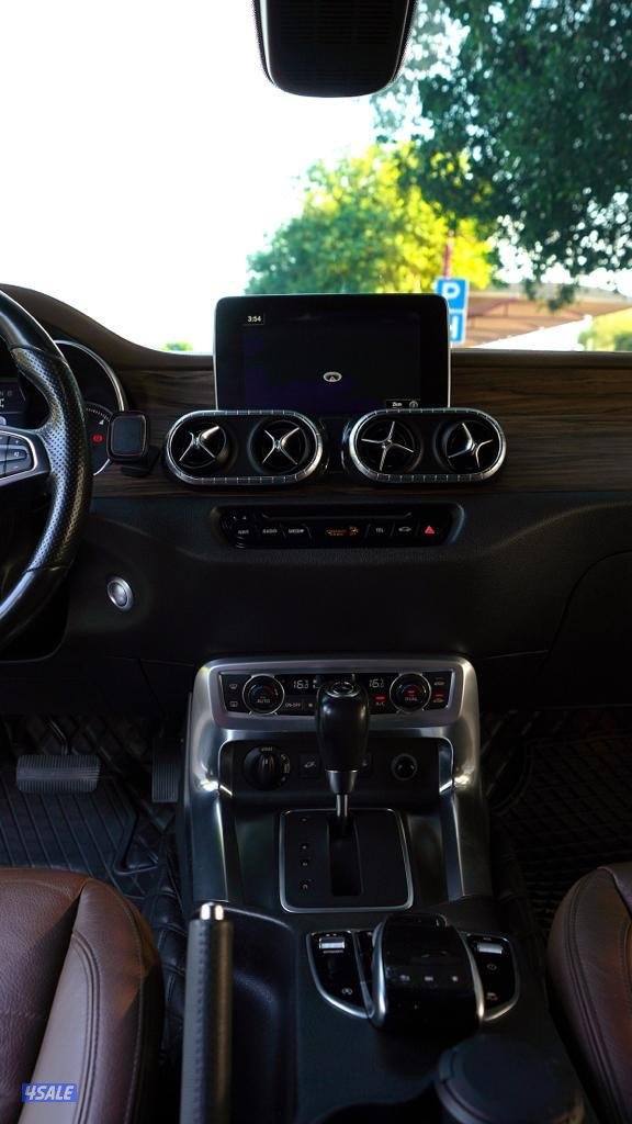 للبيع وانيت مرسيدس X350D7