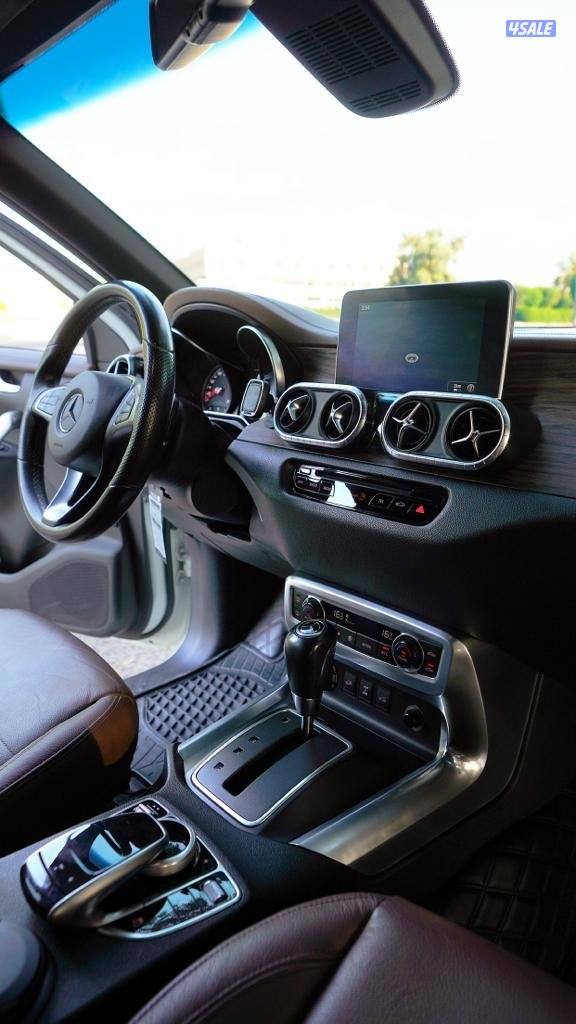 للبيع وانيت مرسيدس X350D8