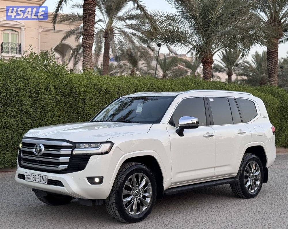 لاندكروزر 2022 VX ماشي 38 الف0