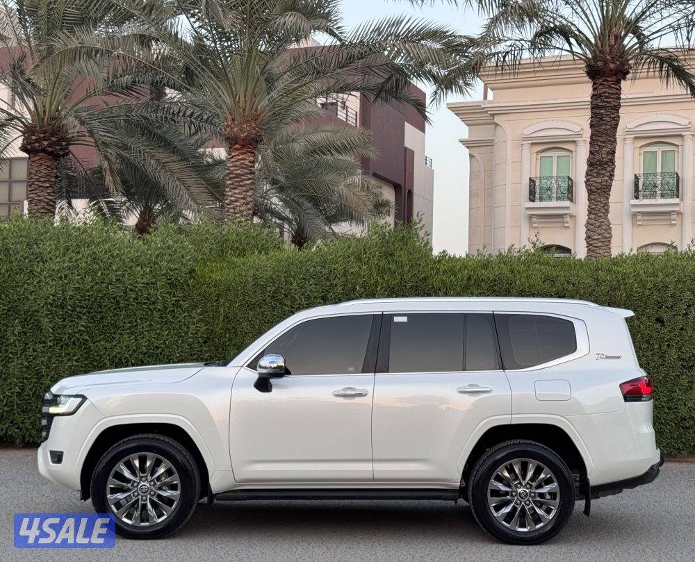 لاندكروزر 2022 VX ماشي 38 الف1