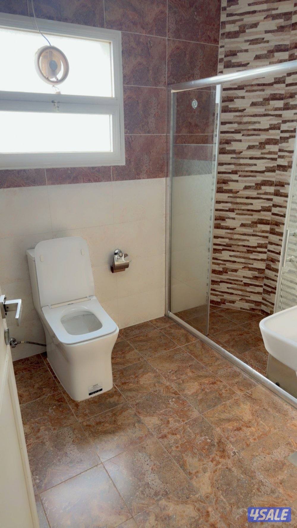 شقه الشعب البحري ويوجد استوديوهات غرفه حمام مطبخ تحضيري7