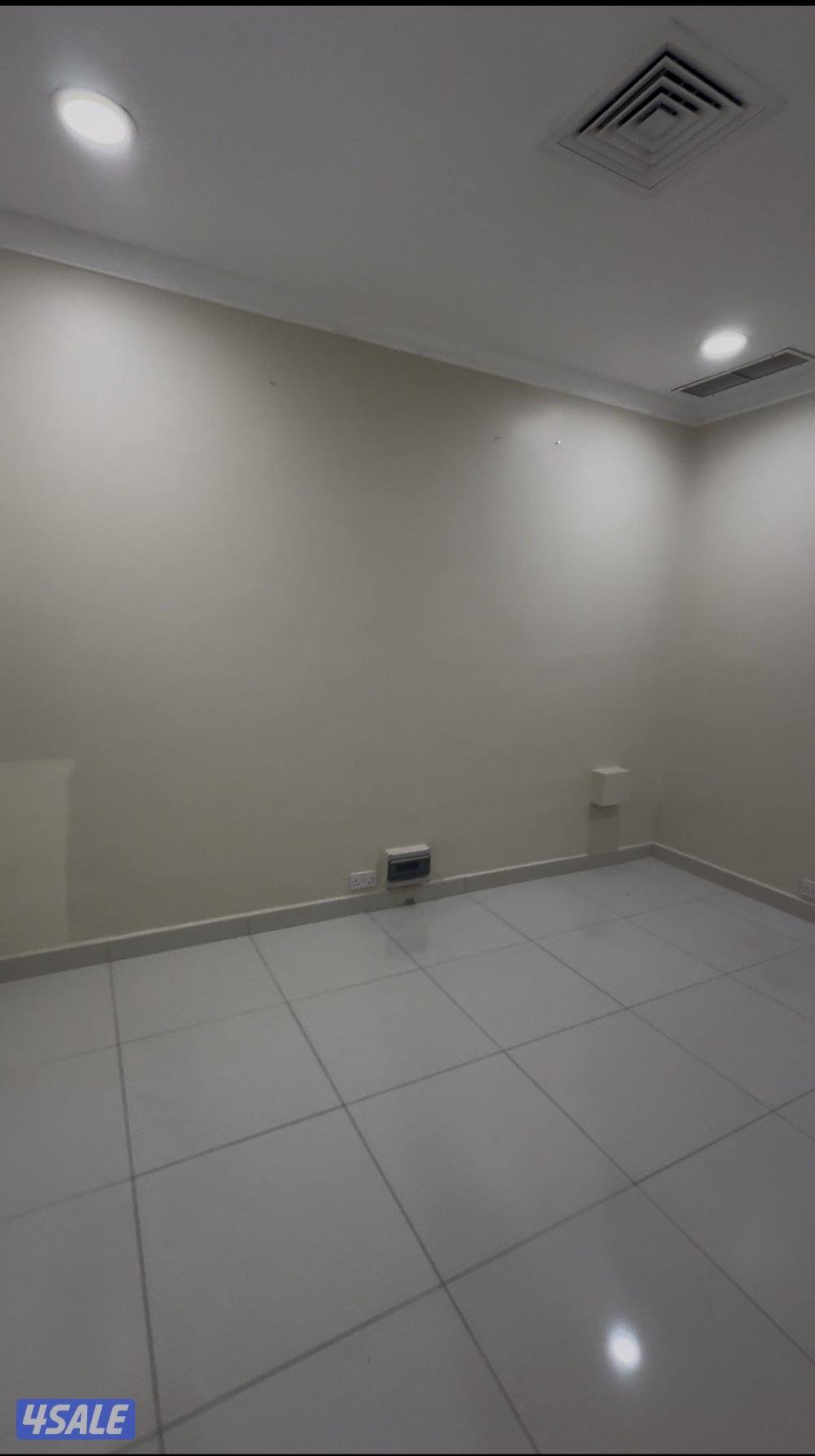 متوفر 2 دور تجاري بعماره استثماري مساحه الدور 400 متر1