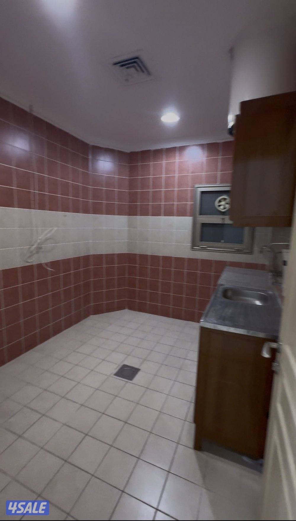 متوفر 2 دور تجاري بعماره استثماري مساحه الدور 400 متر2