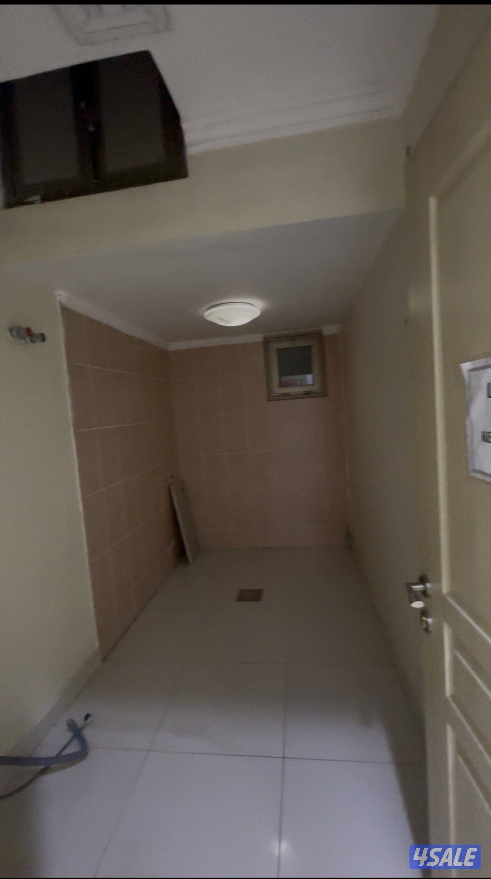 متوفر 2 دور تجاري بعماره استثماري مساحه الدور 400 متر4