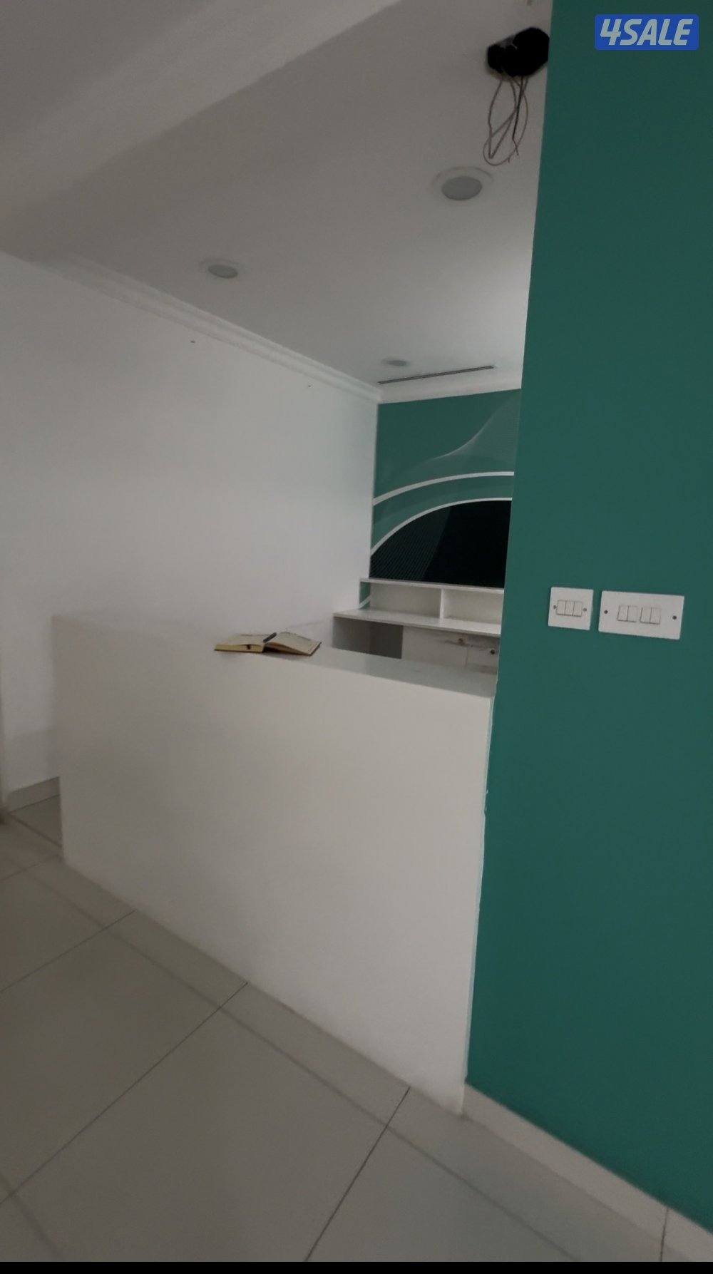 متوفر 2 دور تجاري بعماره استثماري مساحه الدور 400 متر7