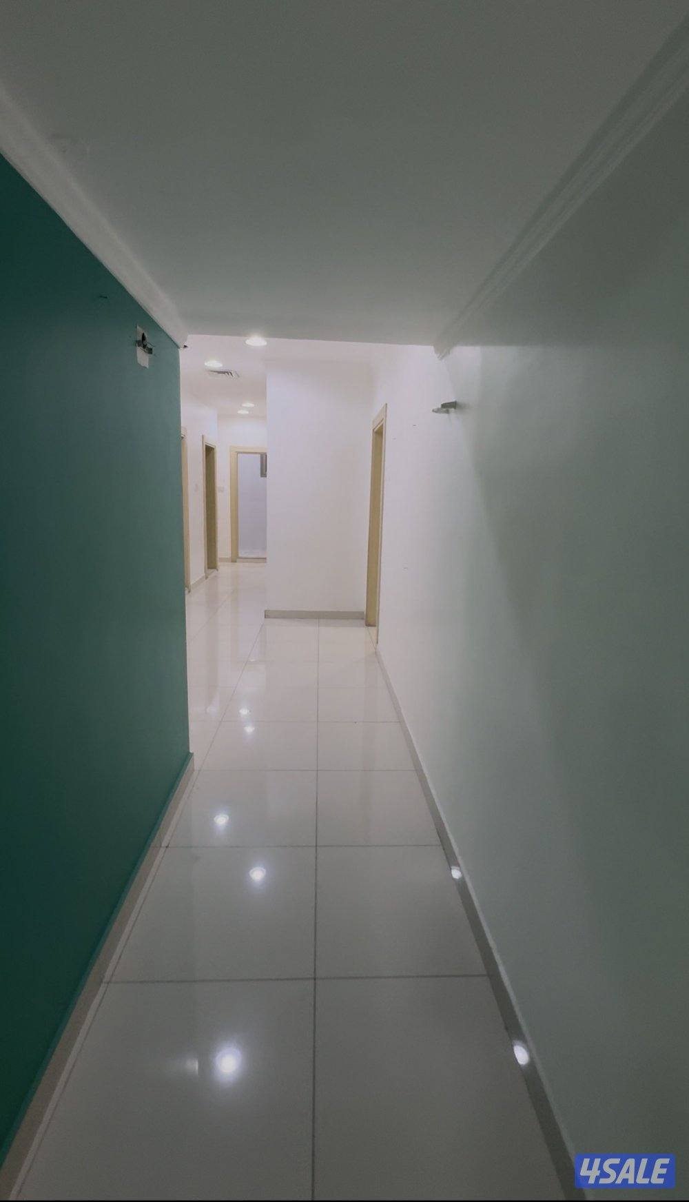 متوفر 2 دور تجاري بعماره استثماري مساحه الدور 400 متر10