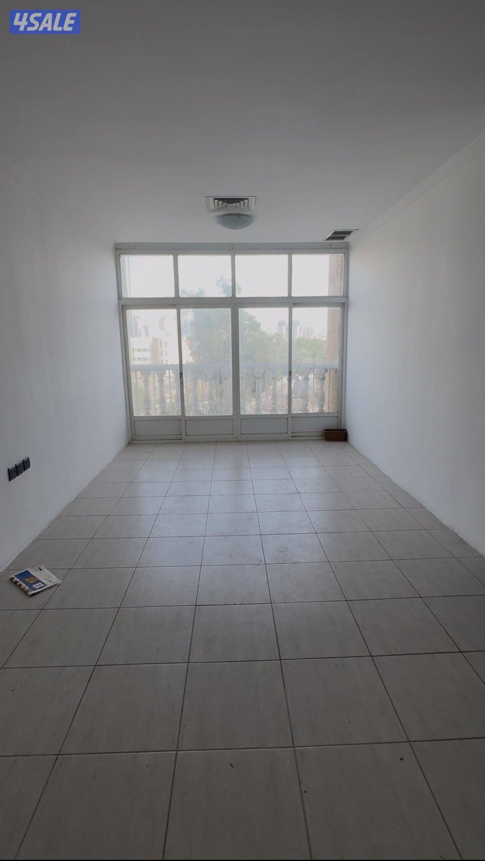 شقه غرفه وصاله للايجار بنايه قديمه5