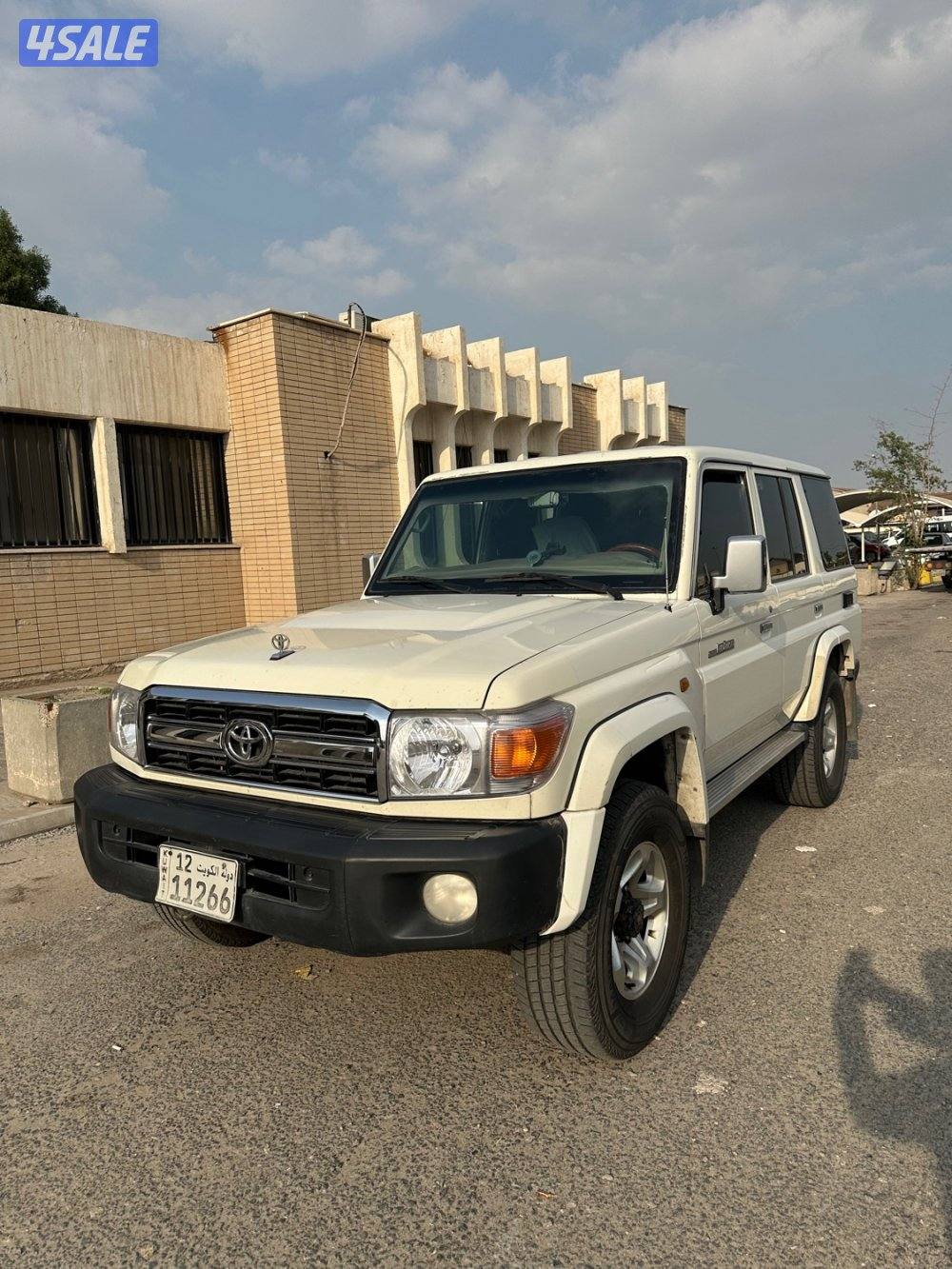 جيب تيوتا نص اربع بيبان0