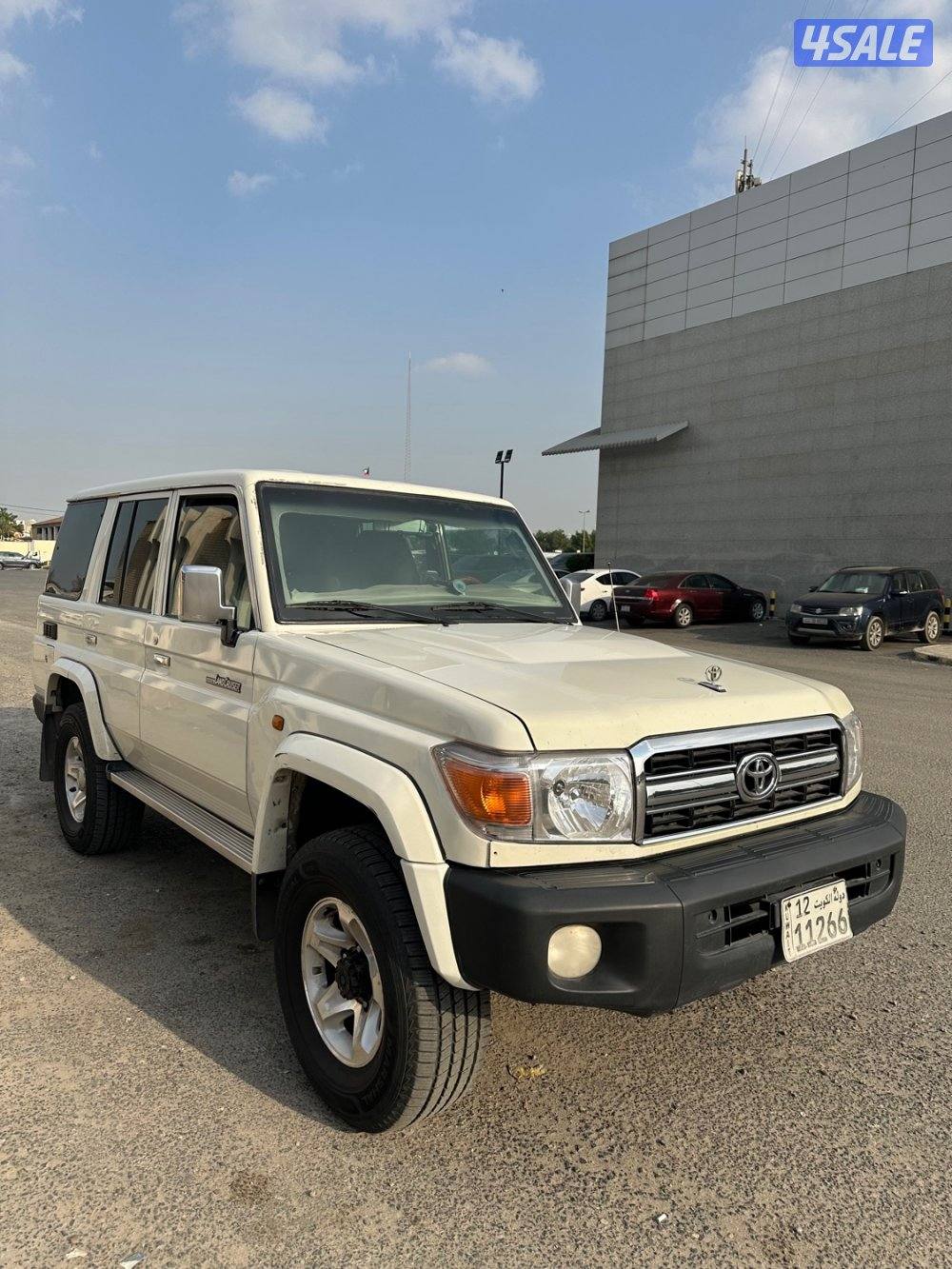 جيب تيوتا نص اربع بيبان3