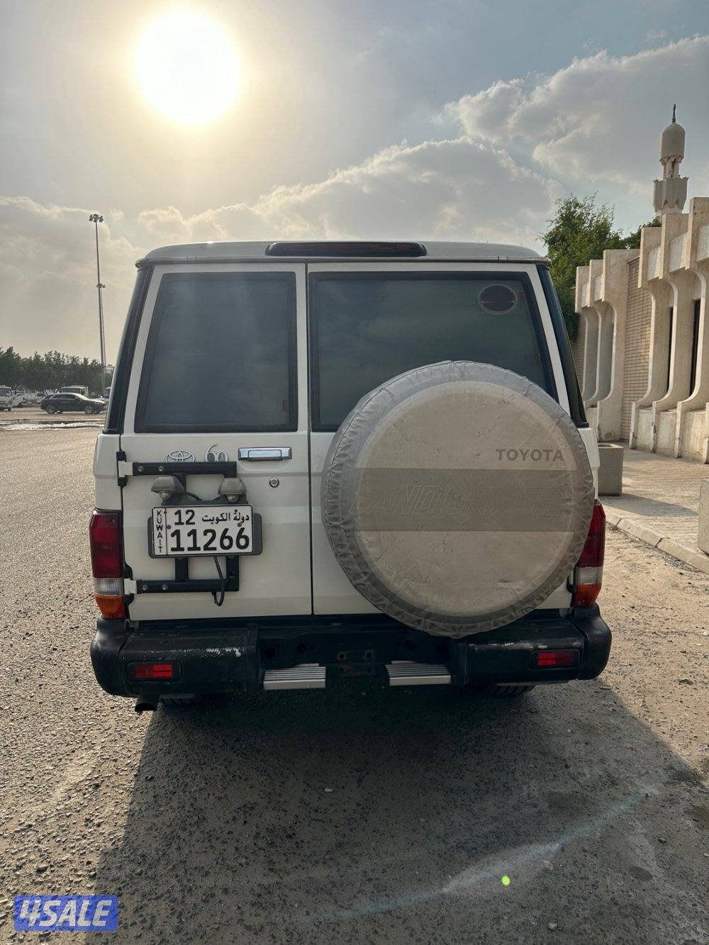 جيب تيوتا نص اربع بيبان5