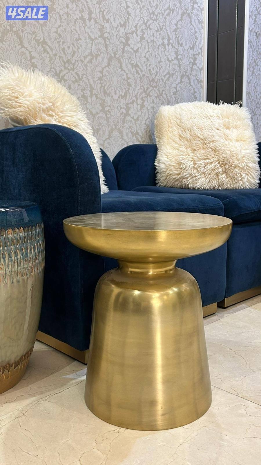 عدد ٢ طاولات ذهبي من وست ألم0