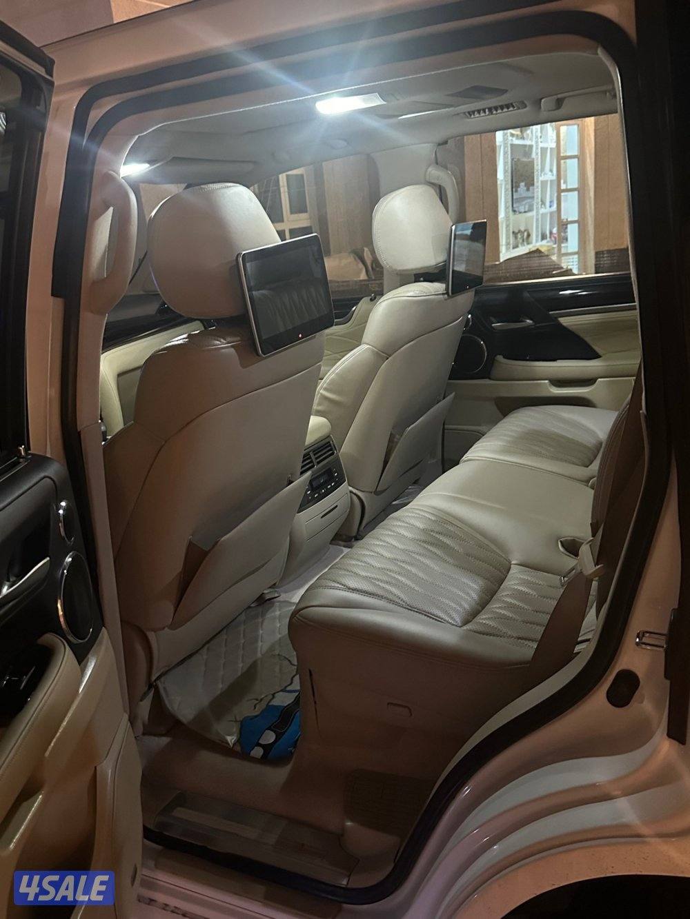 للبيع جيب لكزس موديل 2010 مجدد من الداخل والخارج 20211